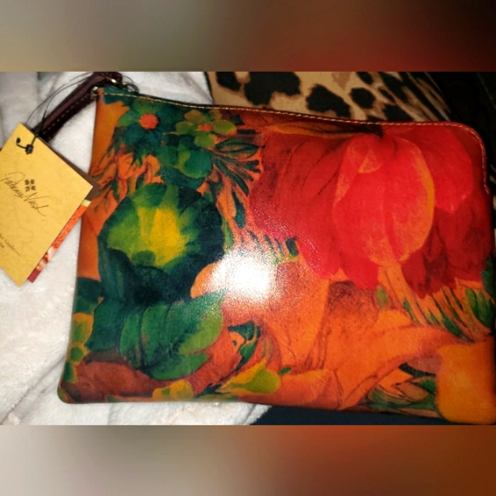 PATRICIA NASH WRISTLET NWT.